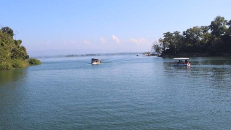 কাপ্তাই হ্রদে অবৈধ মাছ শিকার, প্রশাসনের কঠোর নজরদারি...