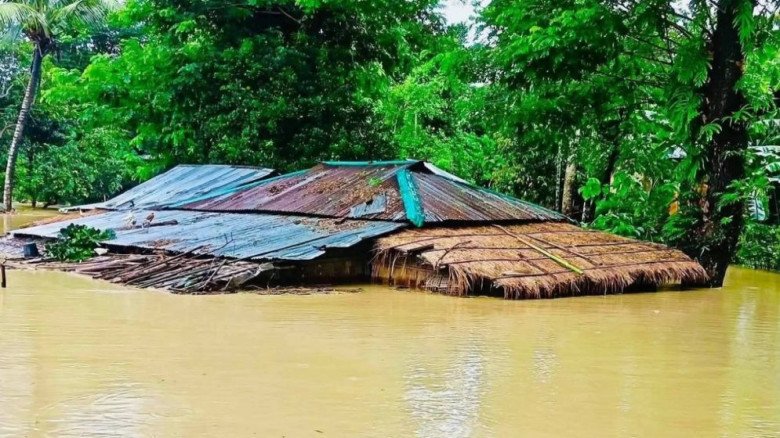 কুতুবদিয়া-পেকুয়ায় পানিবন্দি মানুষের মিলছে না শুকনো খাবার...