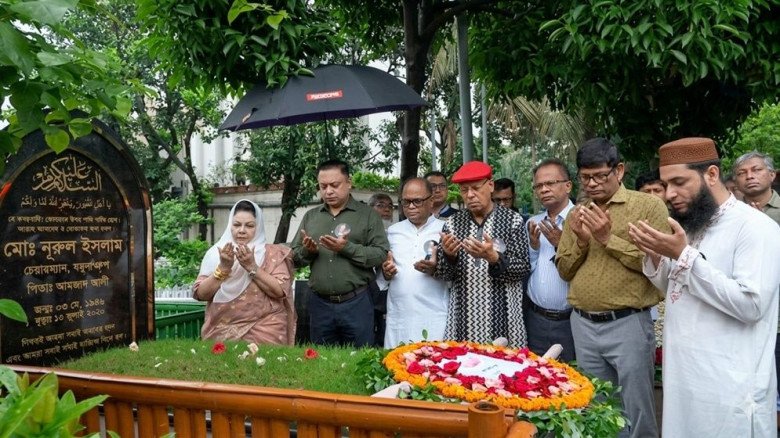 বীর মুক্তিযোদ্ধা নুরুল ইসলামের ষষ্ঠ মৃত্যুবার্ষিকীতে সমাধিতে