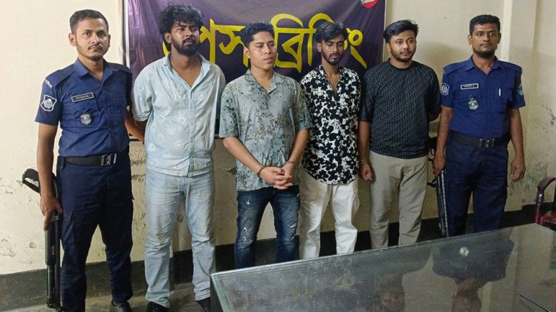 ভারতে পালাচ্ছিলেন দুর্ধর্ষ সন্ত্রাসী ডেভিড ইমন