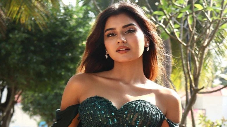 টাকার প্রলোভন দেখিয়ে কু-প্রস্তাব, তিক্ত অভিজ্ঞতা জানালেন অভিনেত্রী...